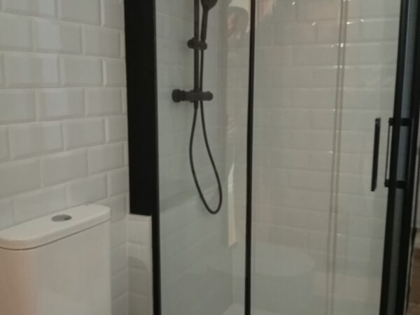 apartamento-alicante-centro-tradicional-y-playa-bano-completo-01-02