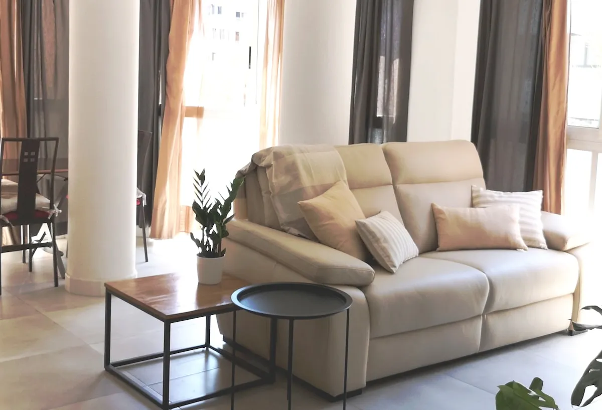 Alicante centro tradicional cerca del mar - Imagen 4